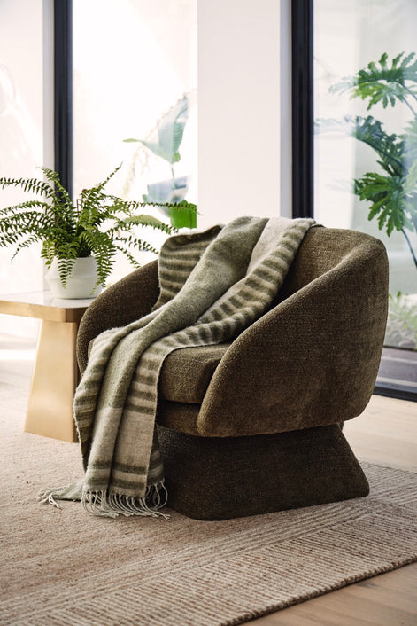 Lucca Swivel Chair Green